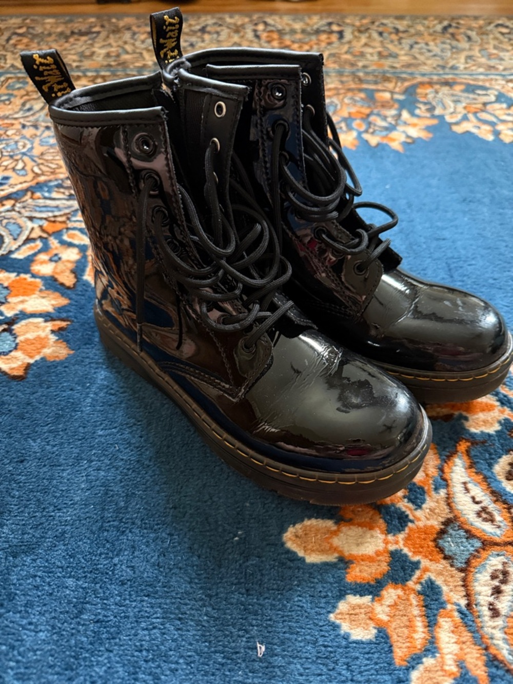 EUC Dr. Martens Girls Black Patent Lace-Up Combat Boots Sz US5